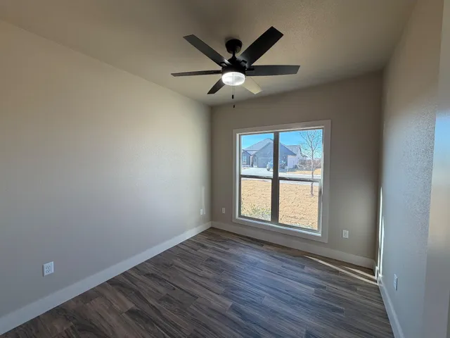 $2,400 | 406 Essex Lane, Wolfforth, TX 79382