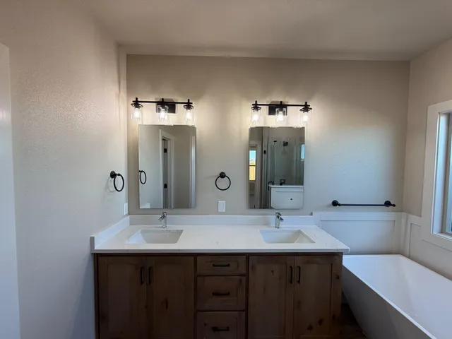 $2,400 | 406 Essex Lane, Wolfforth, TX 79382