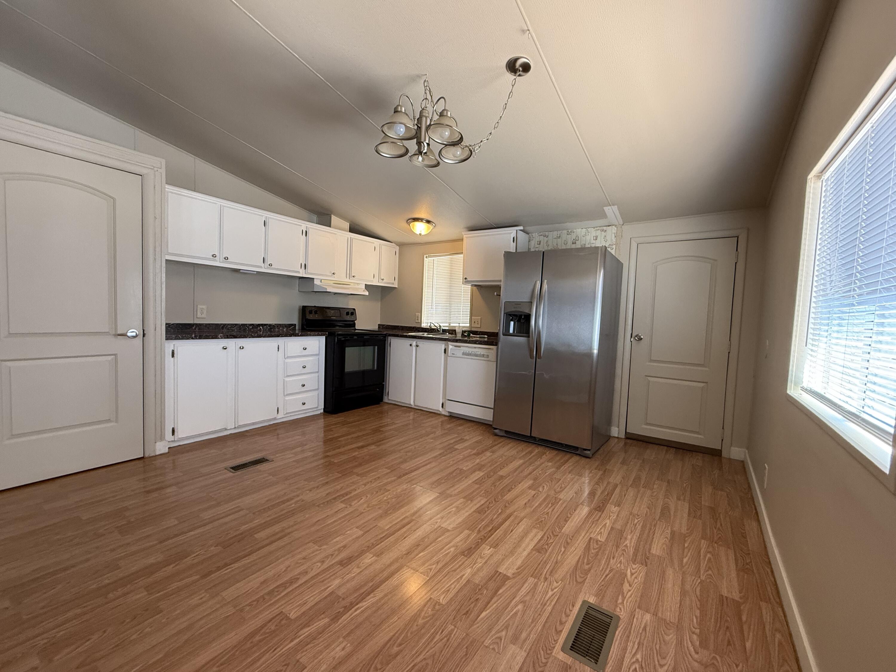 1450 North Dixie Downs Road, Unit 151 St. George, UT 84770 - Photo 2 of 13 Kitchen