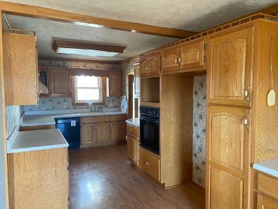 385 Peach Orchard Road Clinton, TN 37716 - Photo 3 of 8 Kitchen 2