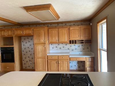 385 Peach Orchard Road Clinton, TN 37716 - Photo 4 of 8 Kitchen