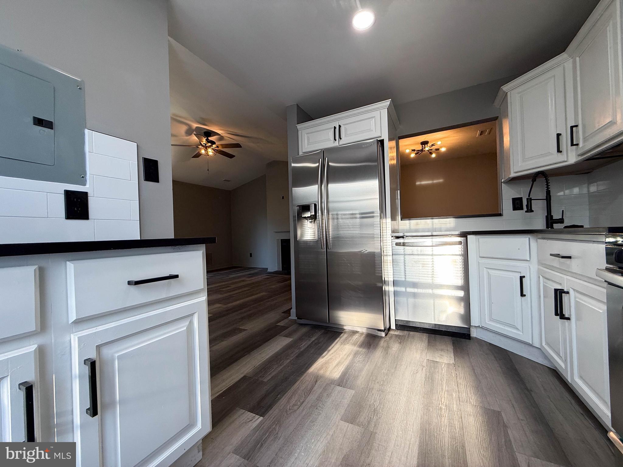 434 Atlanta Court Sewell, NJ 08080 - Photo 8 of 48