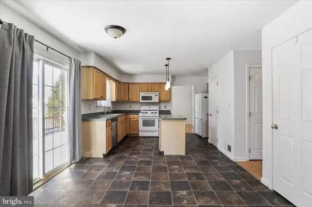 $427,500 | 10 Shoal Creek Court, Martinsburg, WV 25405