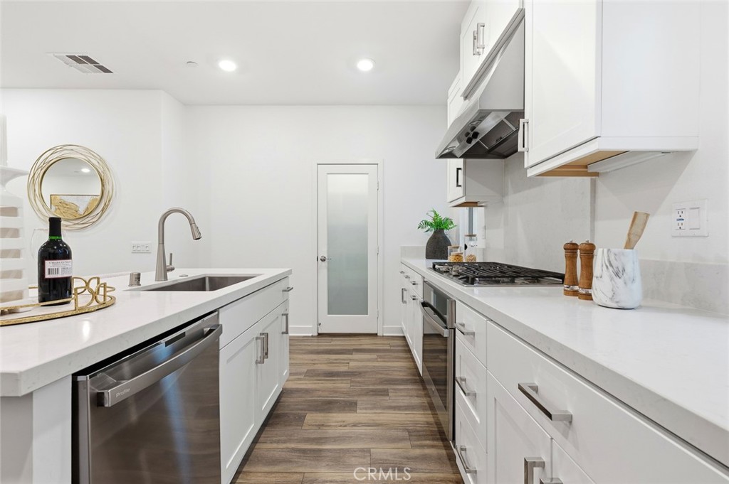 167 Waypoint Tustin, CA 92782 - Photo 16 of 31