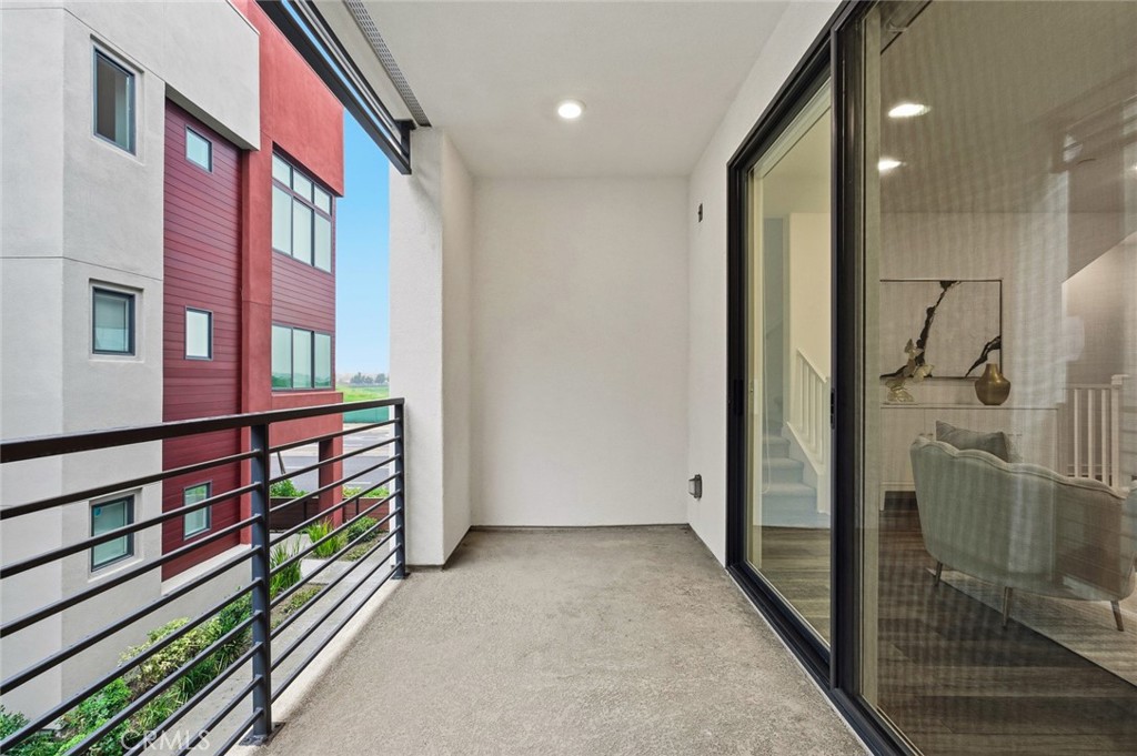 167 Waypoint Tustin, CA 92782 - Photo 27 of 31