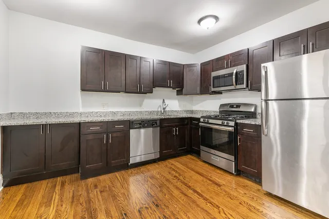 $1,875 | 1611 West Juneway Terrace, Unit 2F, Chicago, IL 60626