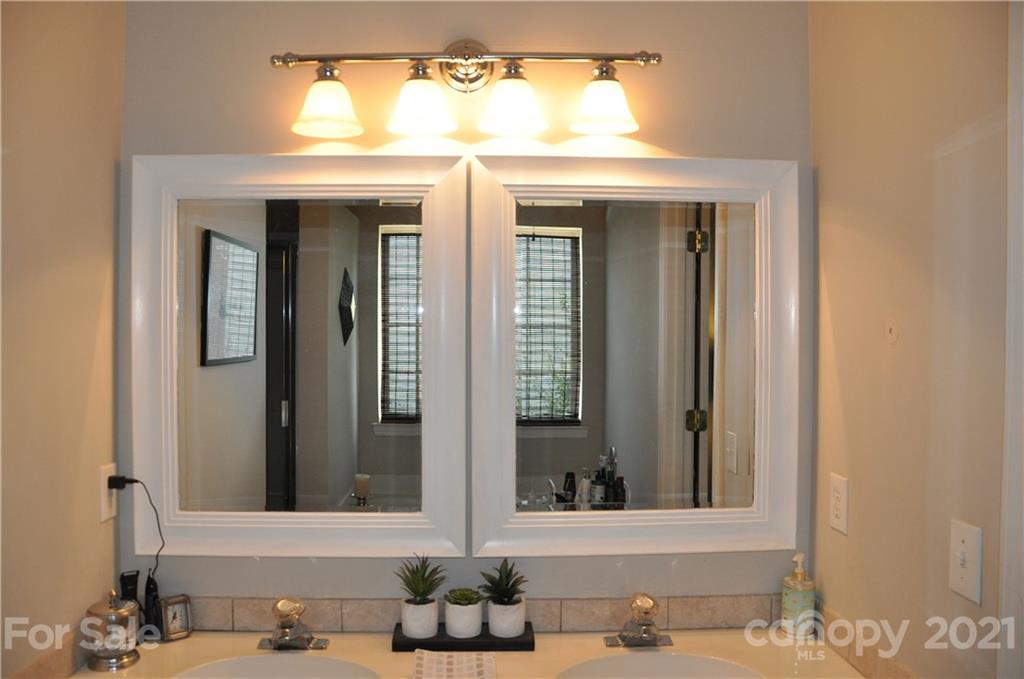 1015 Clearbrook Road Matthews, NC 28105 - Photo 17 of 37 Gallery Image 17