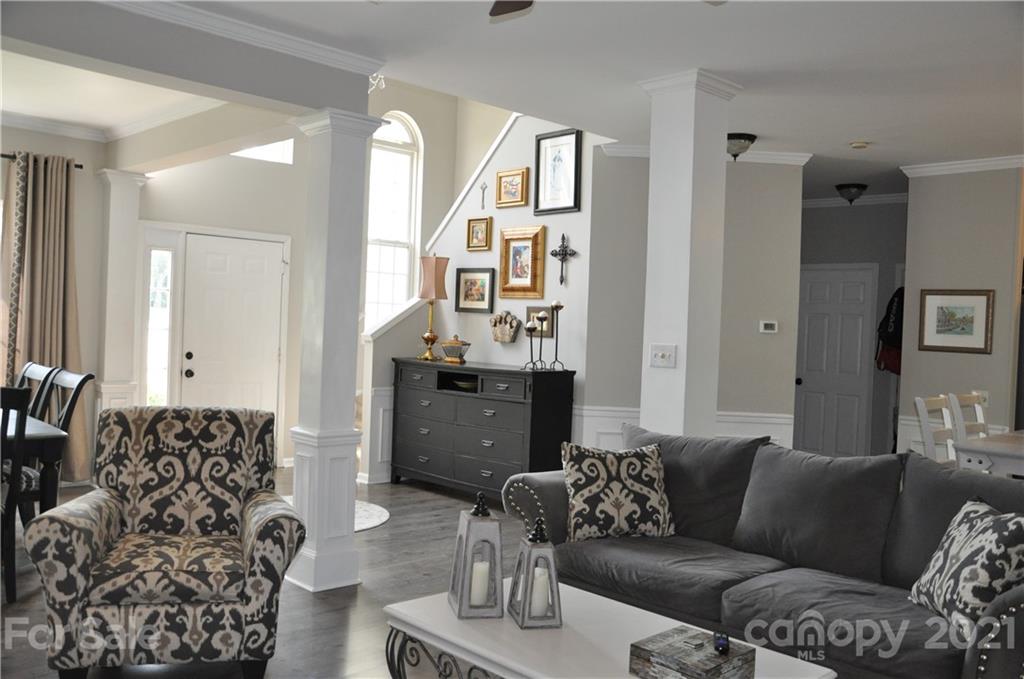 1015 Clearbrook Road Matthews, NC 28105 - Photo 5 of 37 Gallery Image 5