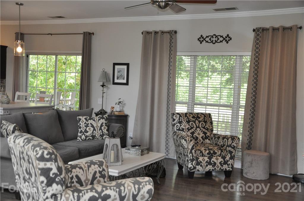 1015 Clearbrook Road Matthews, NC 28105 - Photo 7 of 37 Gallery Image 7
