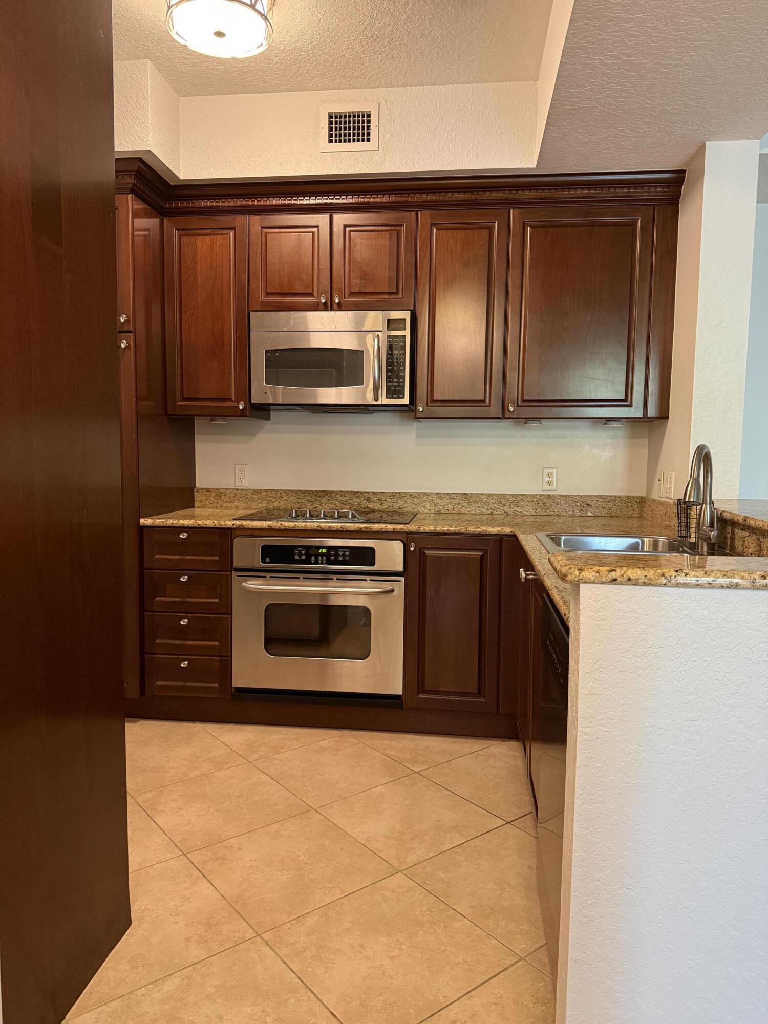 3308 Renaissance Way Boynton Beach, FL 33426 - Photo 6 of 33 Kitchen