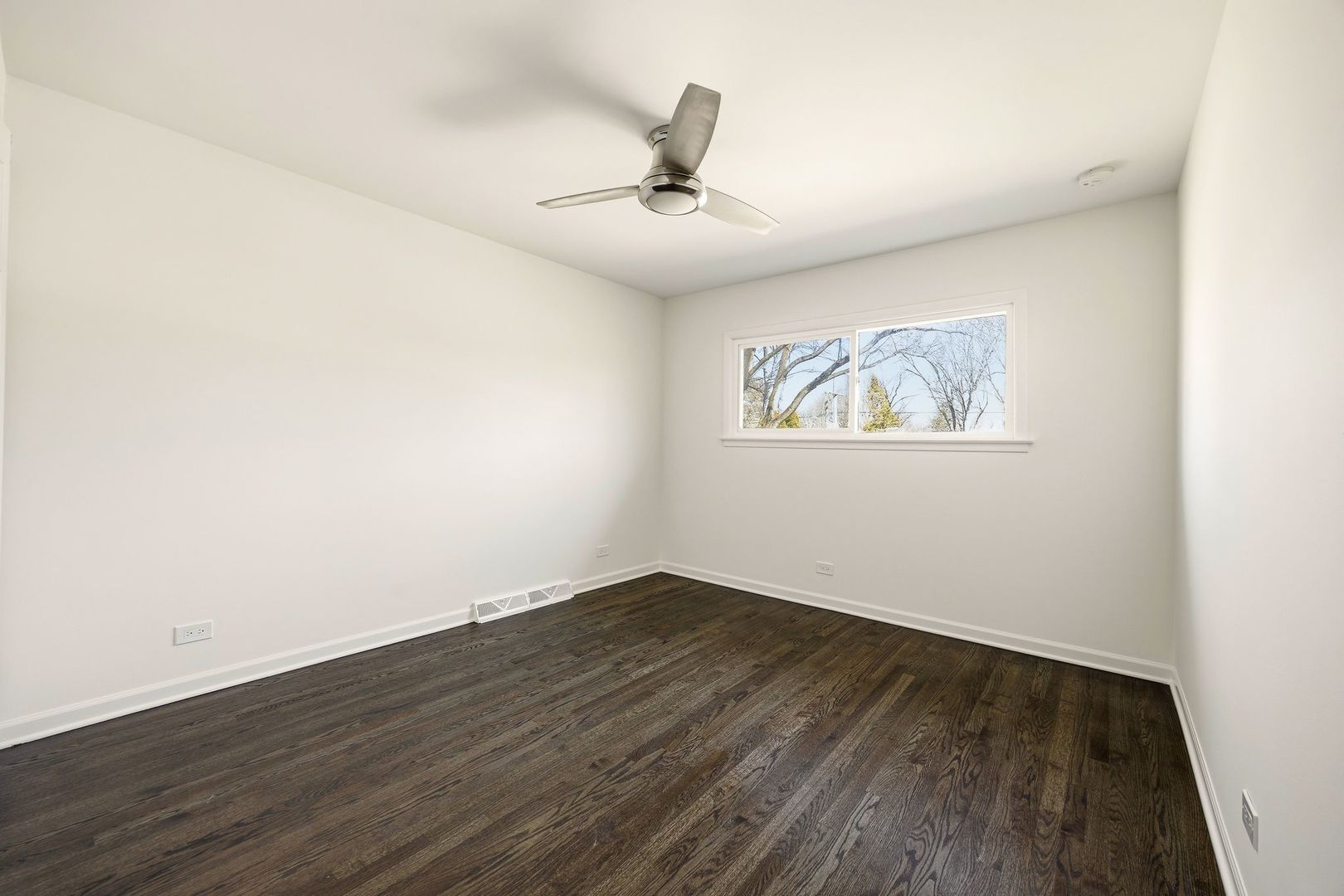 215 Hibbard Road Wilmette, IL 60091 - Photo 17 of 35 Gallery Image 17