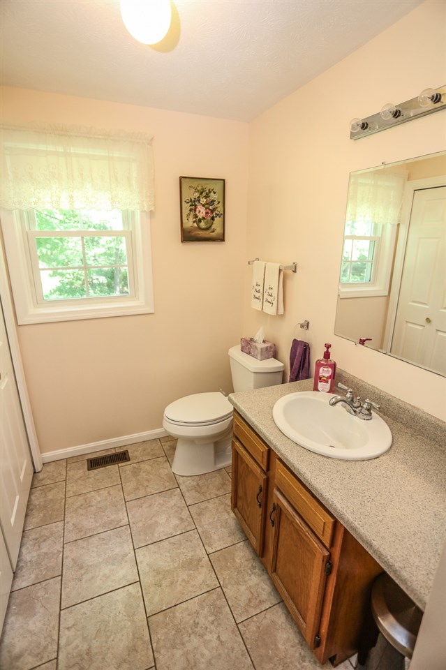 9 Cobble Hill Road Nashua, NH 03062 - Photo 12 of 26