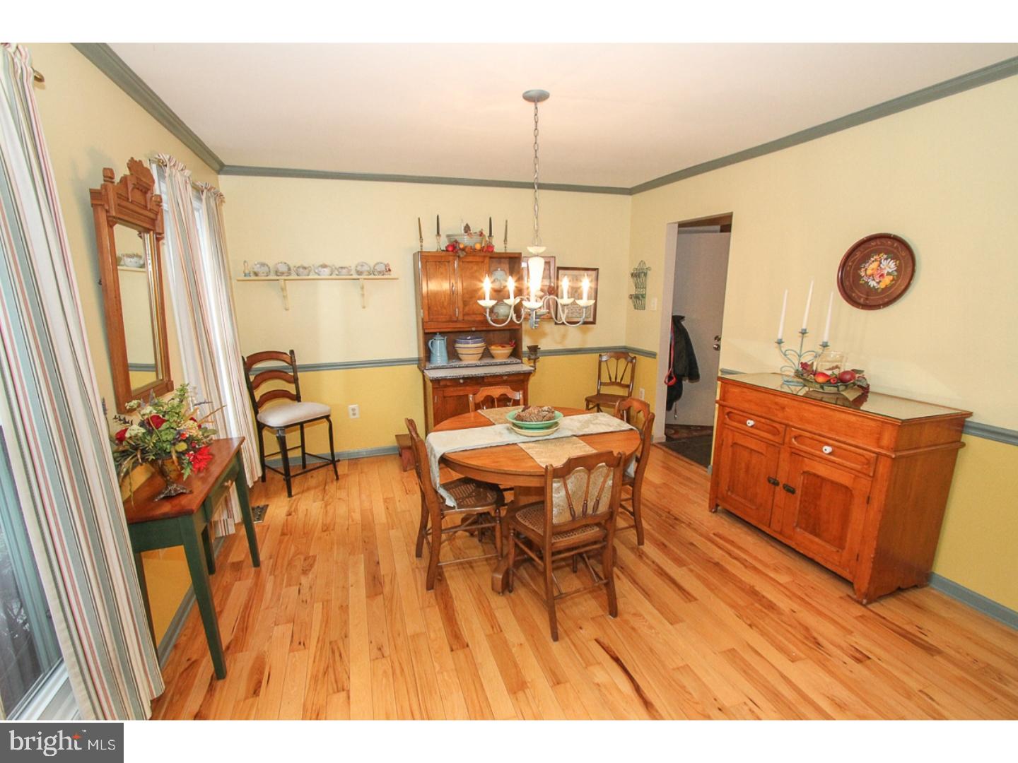 2460 Romig Road Gilbertsville, PA 19525 - Photo 3 of 25 Dining Room