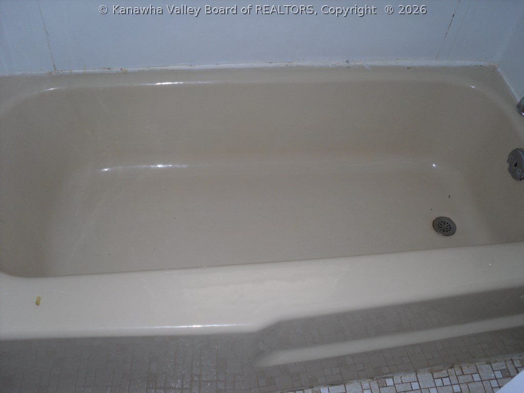 125 Robin Road Nitro, WV 25143 - Photo 10 of 12 Gallery Image 10