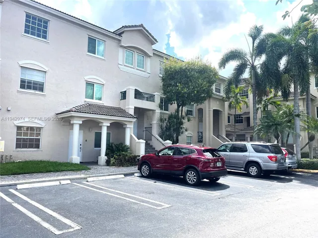 $464,500 | 5640 Northwest 115th Court, Unit 208, Doral, FL 33178
