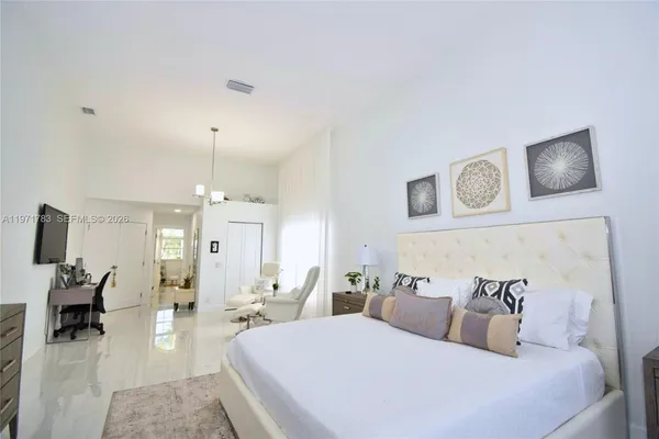 $6,500 | 710 Lake Boulevard, Weston, FL 33326