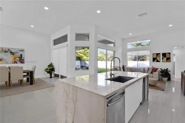 $6,500 | 710 Lake Boulevard, Weston, FL 33326