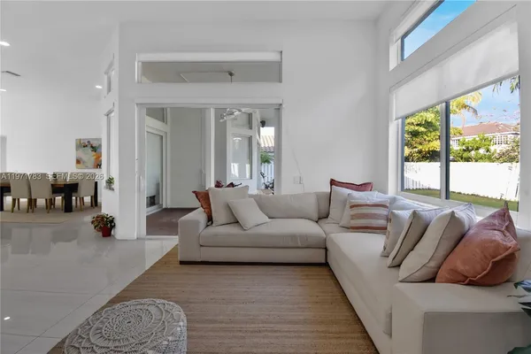 $6,500 | 710 Lake Boulevard, Weston, FL 33326