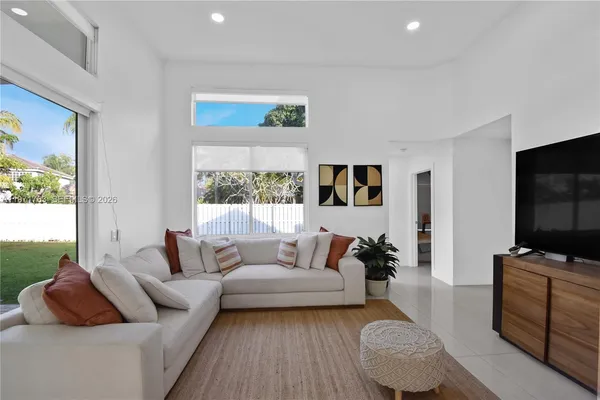 $6,500 | 710 Lake Boulevard, Weston, FL 33326