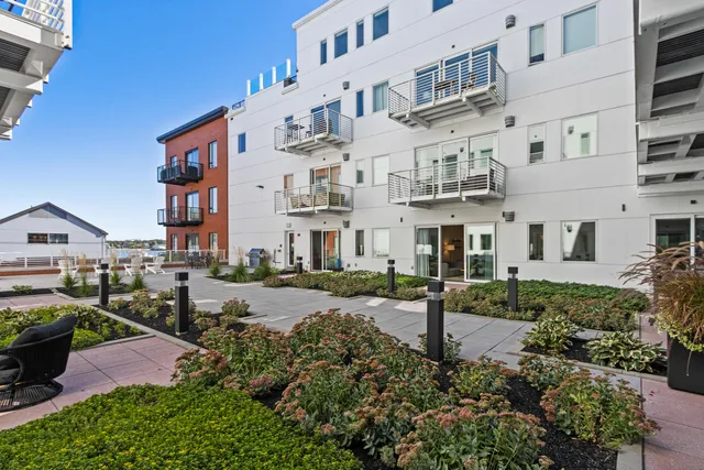 $625,000 | 383 Commercial Street, Unit 315, Portland, ME 04101