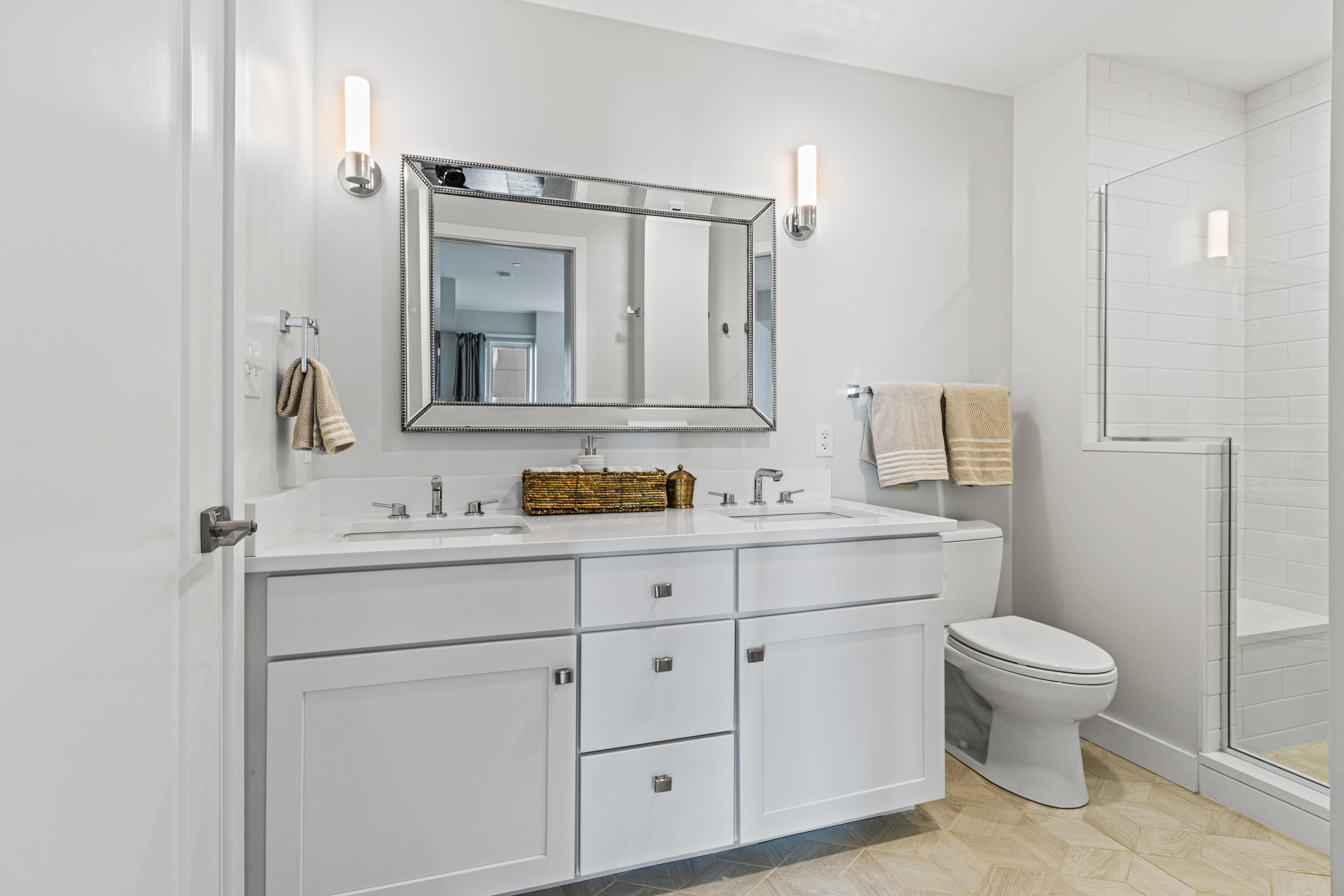 383 Commercial Street, Unit 315 Portland, ME 04101 - Photo 24 of 32 Full Bathroom