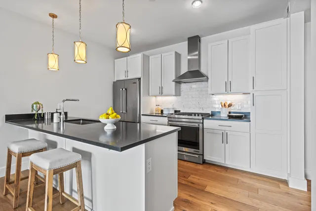 $625,000 | 383 Commercial Street, Unit 315, Portland, ME 04101