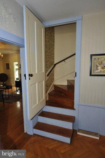 39505 Rodeffer Road Lovettsville, VA 20180 - Photo 5 of 30 Back Stairs