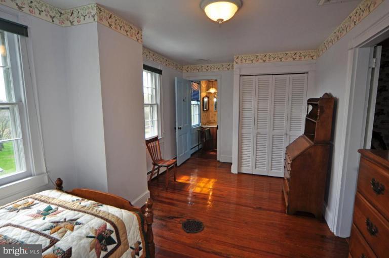39505 Rodeffer Road Lovettsville, VA 20180 - Photo 7 of 30 Bedroom #3
