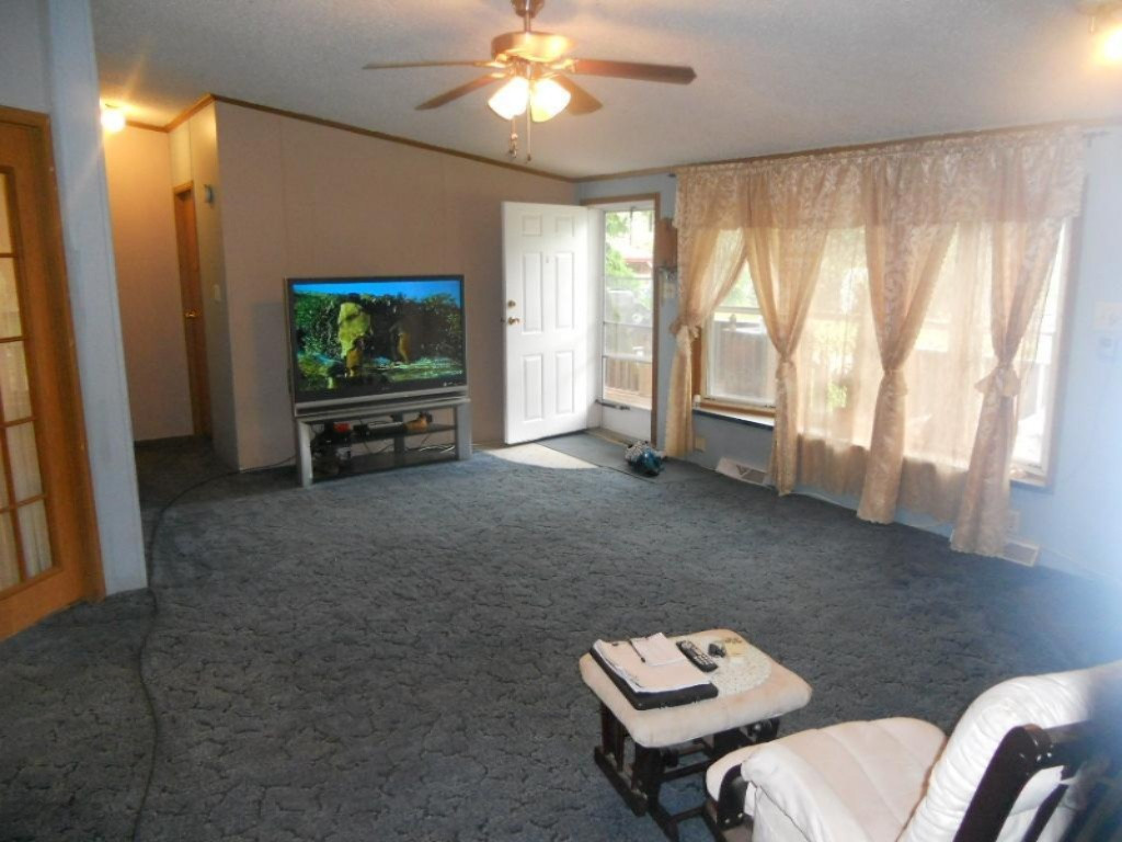 39231 Burgess Road Decatur, MI 49045 - Photo 5 of 22 DSCN0433