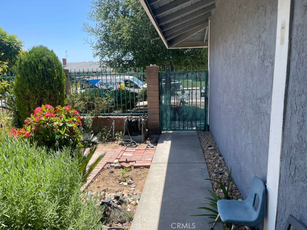 4267 Baggett Drive Riverside, CA 92505 - Photo 8 of 28 a view of a backyard with sitting area