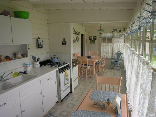 4617 Pointe Tremble Road Algonac, MI 48001 - Photo 7 of 9 7 center unit kitchen