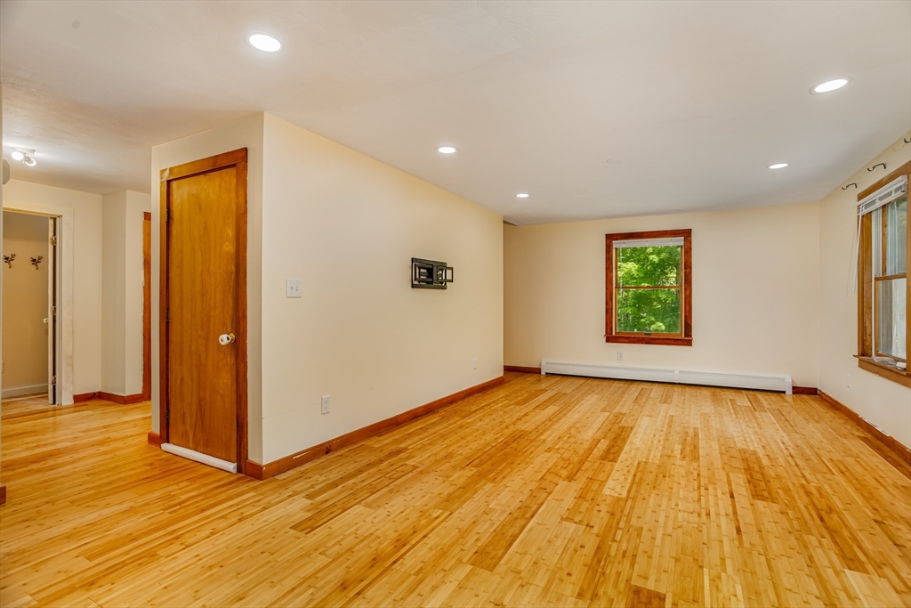 100 Stone Bridge Road Templeton, MA 01468 - Photo 7 of 29