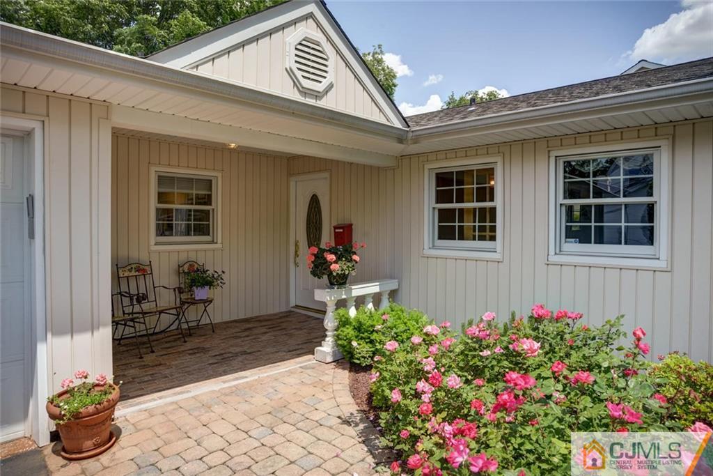 25 Indiana Road Somerset, NJ 08873 - Photo 4 of 25 a front view of a house