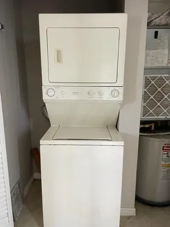 $2,100 | 3533 Sonoma Drive, Riviera Beach, FL 33404