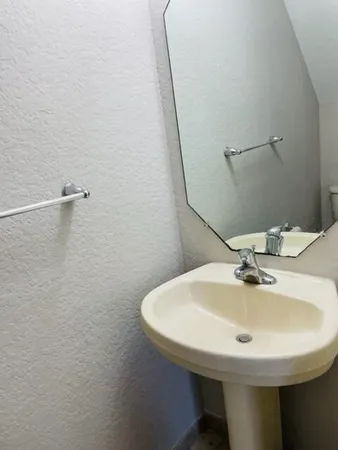 $2,100 | 3533 Sonoma Drive, Riviera Beach, FL 33404