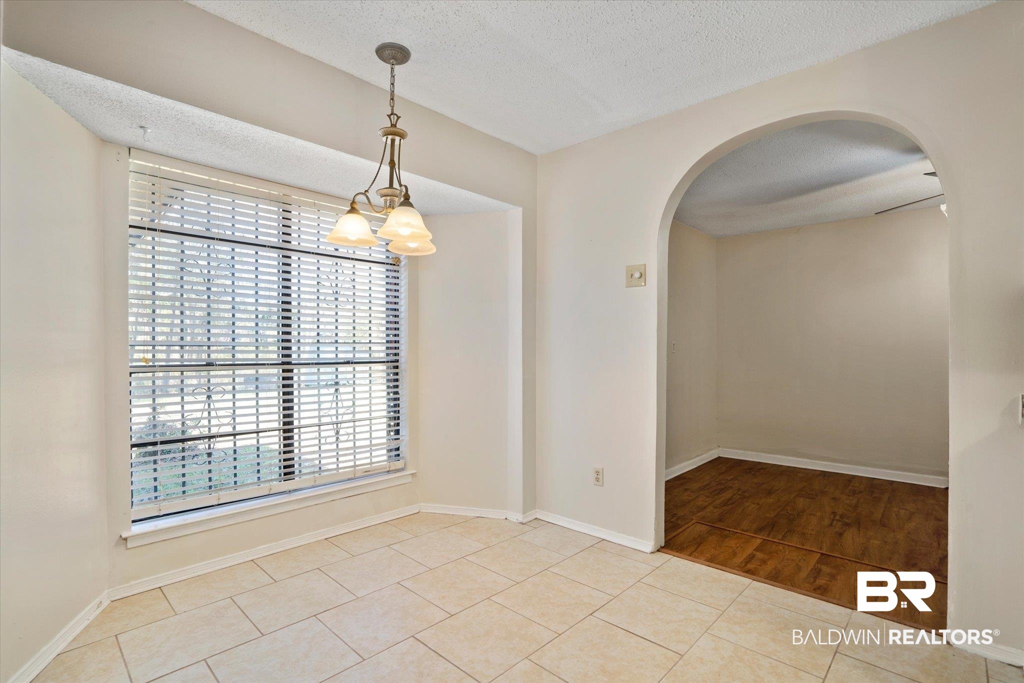 5812 Fern Valley Road Mobile, AL 36609 - Photo 9 of 23