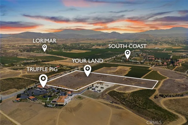 a view of a tennis court