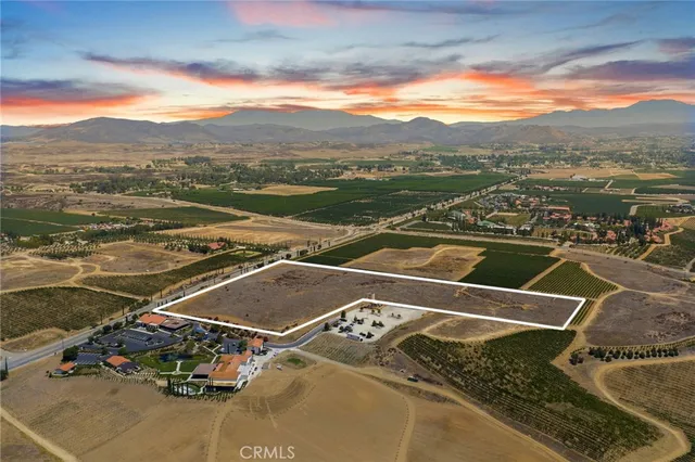 a view of a tennis court