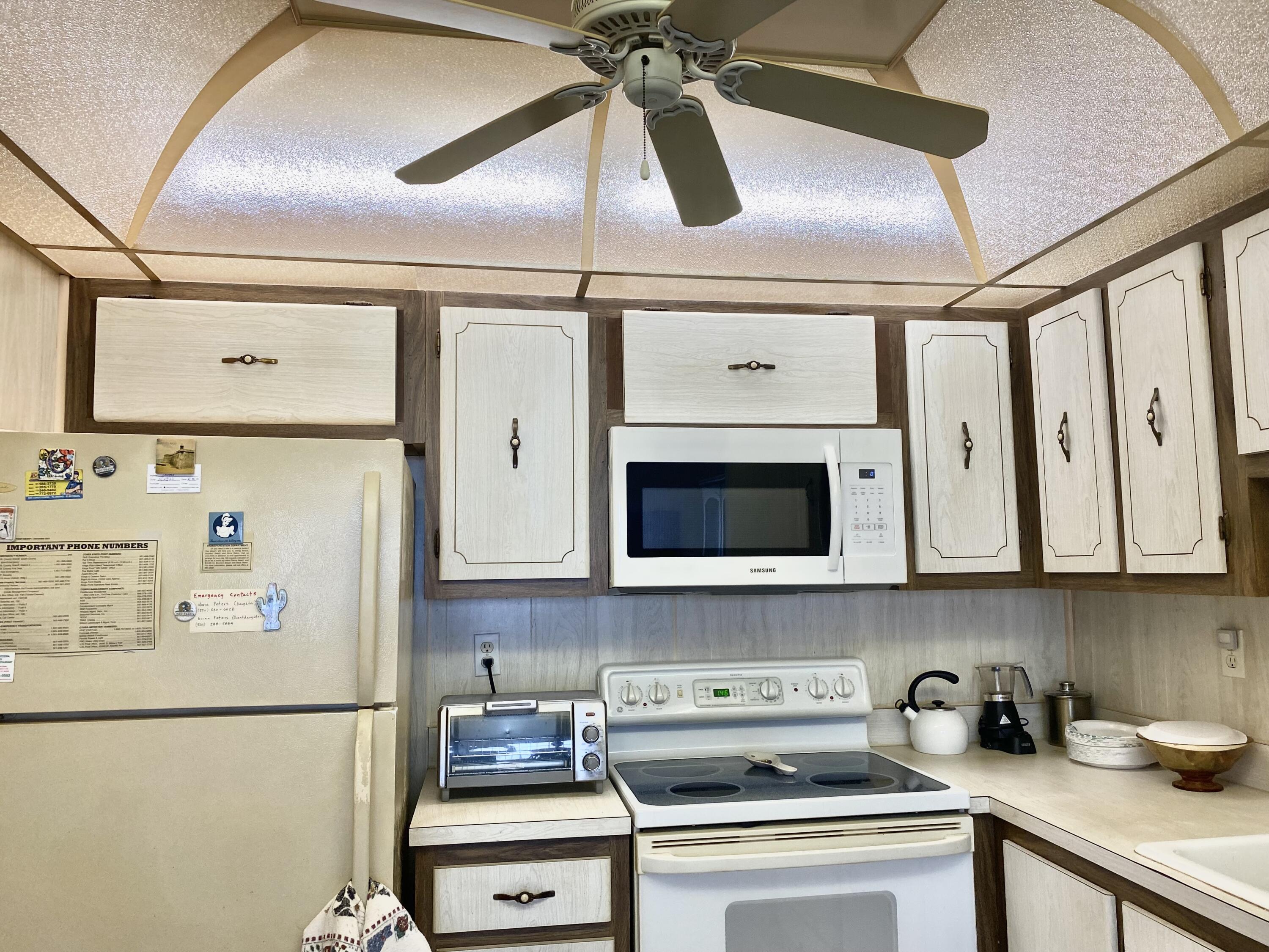 119 Flanders C Delray Beach, FL 33484 - Photo 6 of 32 kitchen