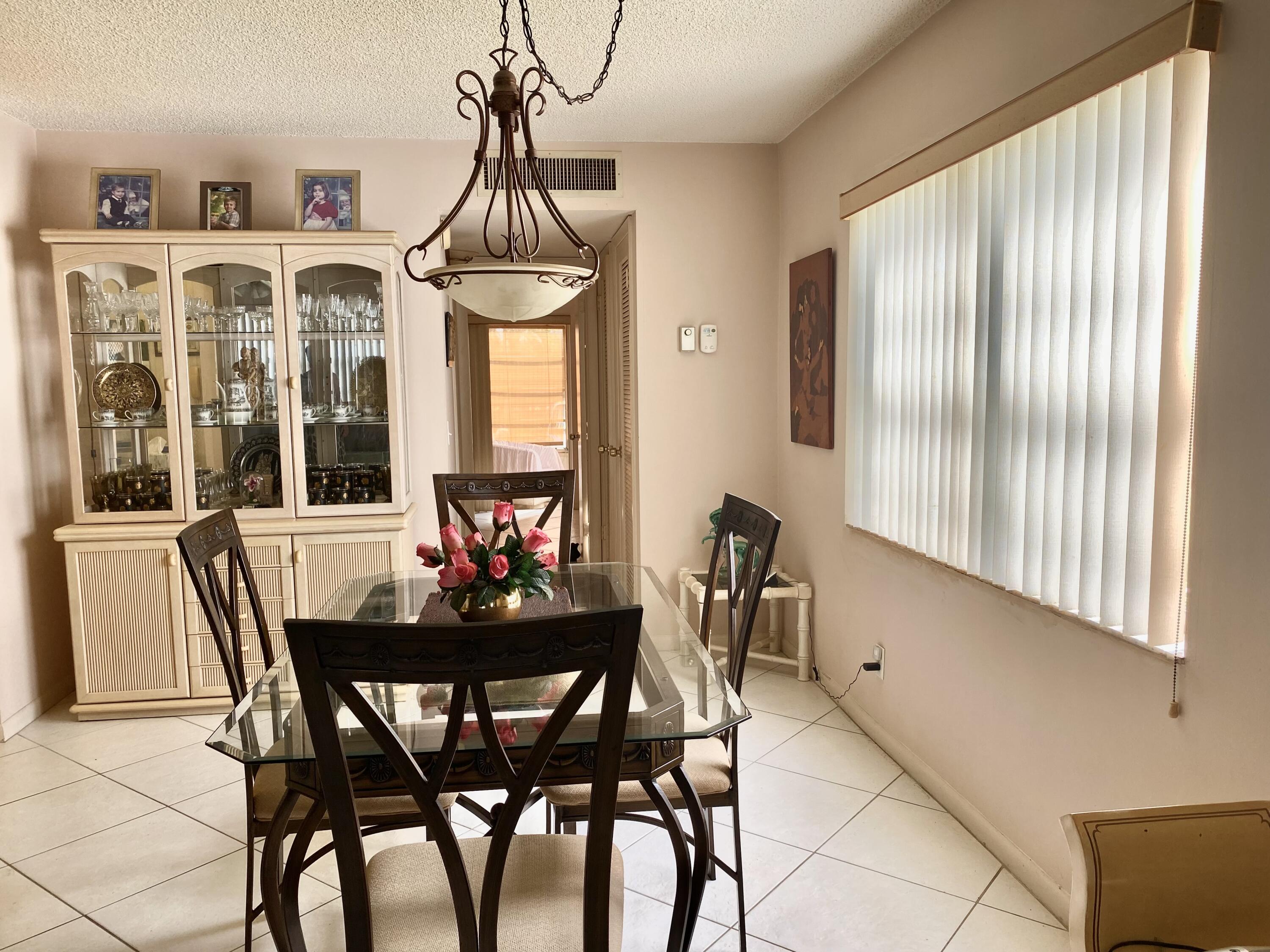 119 Flanders C Delray Beach, FL 33484 - Photo 7 of 32 dining area