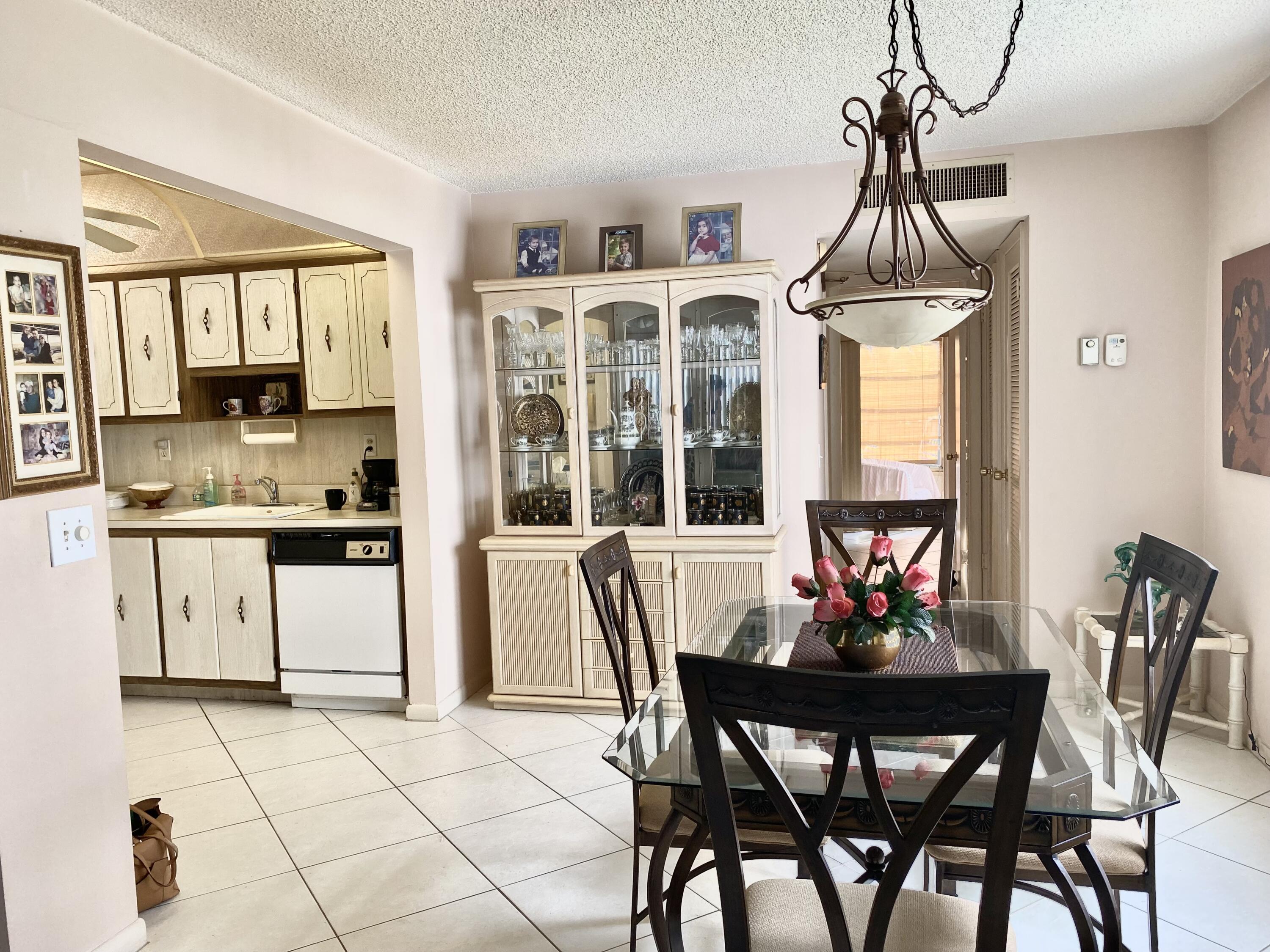 119 Flanders C Delray Beach, FL 33484 - Photo 8 of 32 dining area