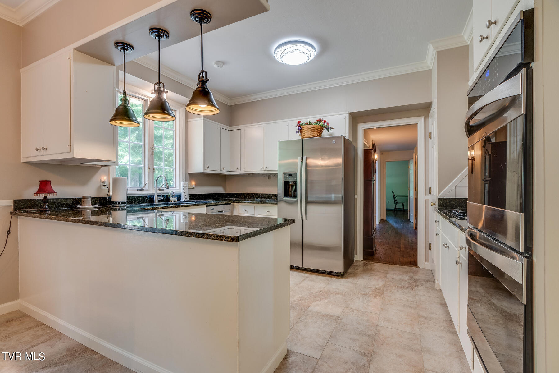 209 Old Castle Road Kingsport, TN 37660 - Photo 12 of 59 013