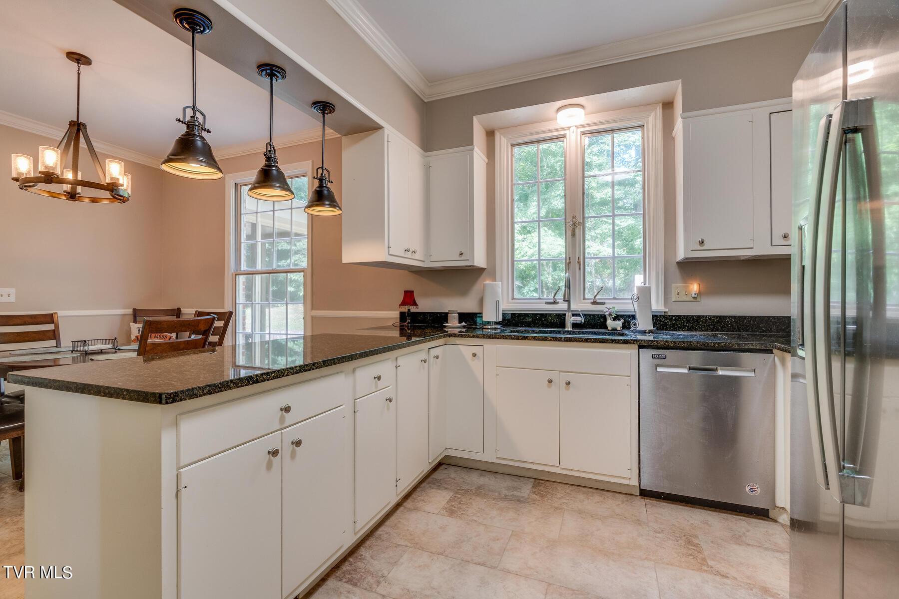 209 Old Castle Road Kingsport, TN 37660 - Photo 13 of 59 014