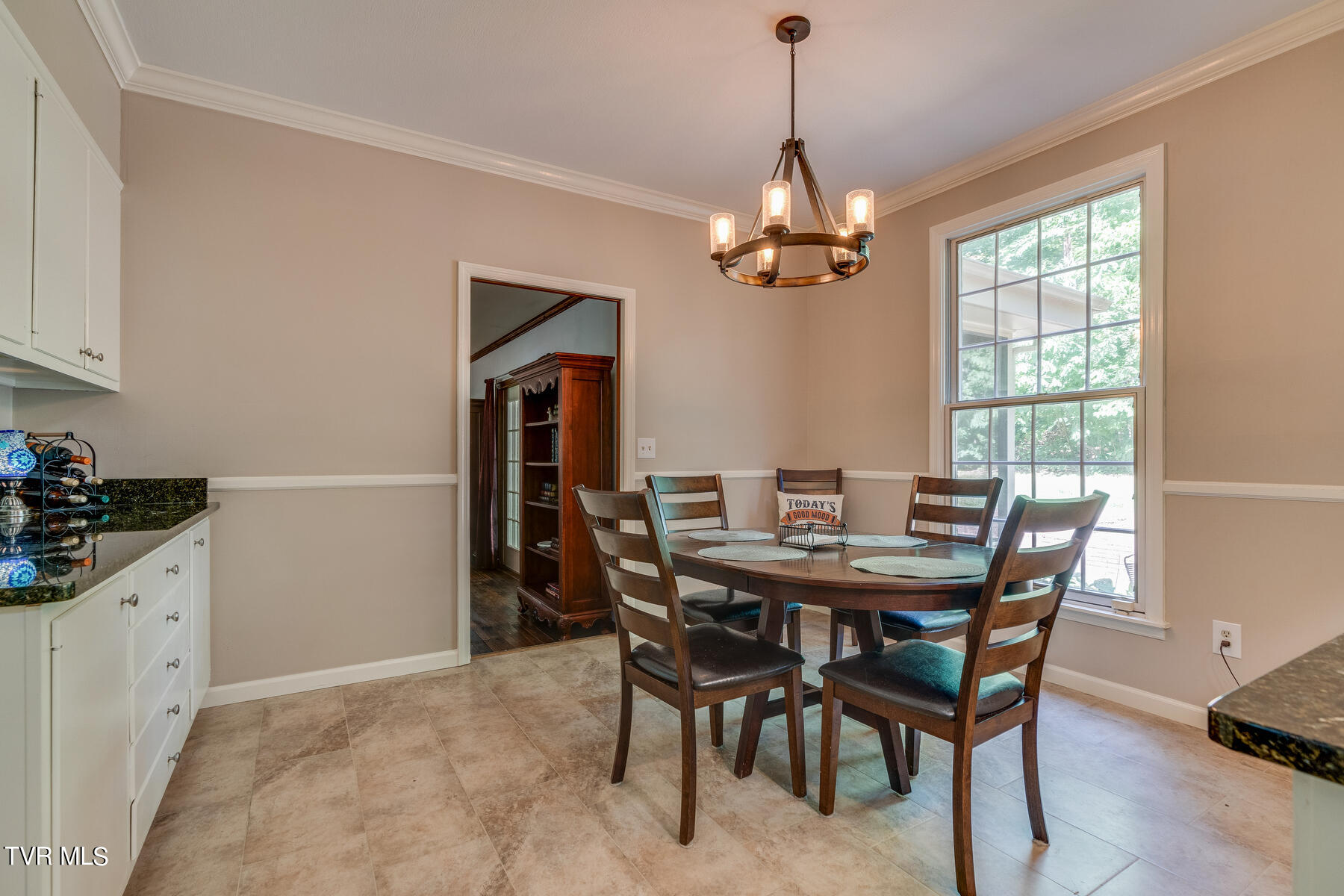 209 Old Castle Road Kingsport, TN 37660 - Photo 15 of 59 016