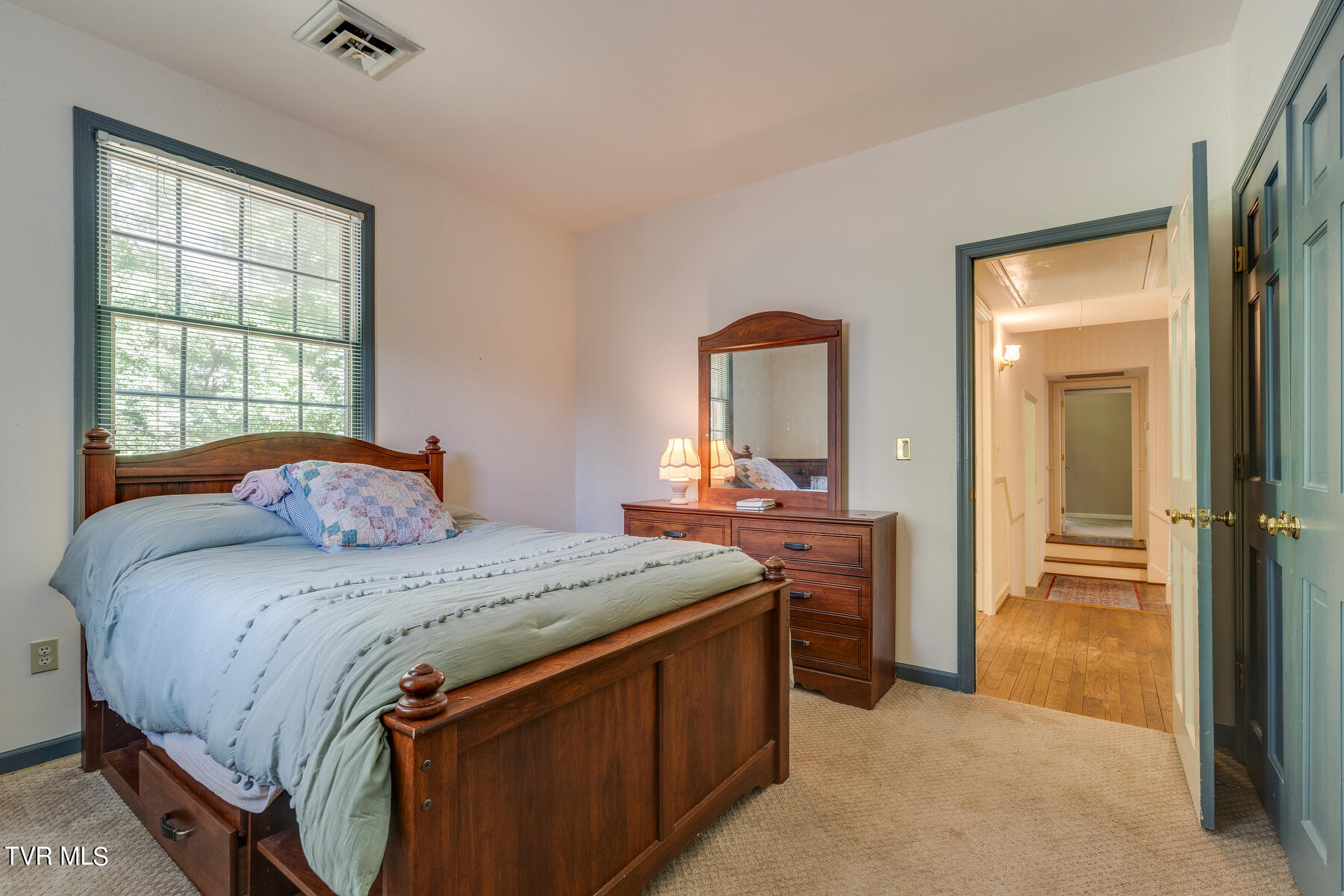 209 Old Castle Road Kingsport, TN 37660 - Photo 36 of 59 037
