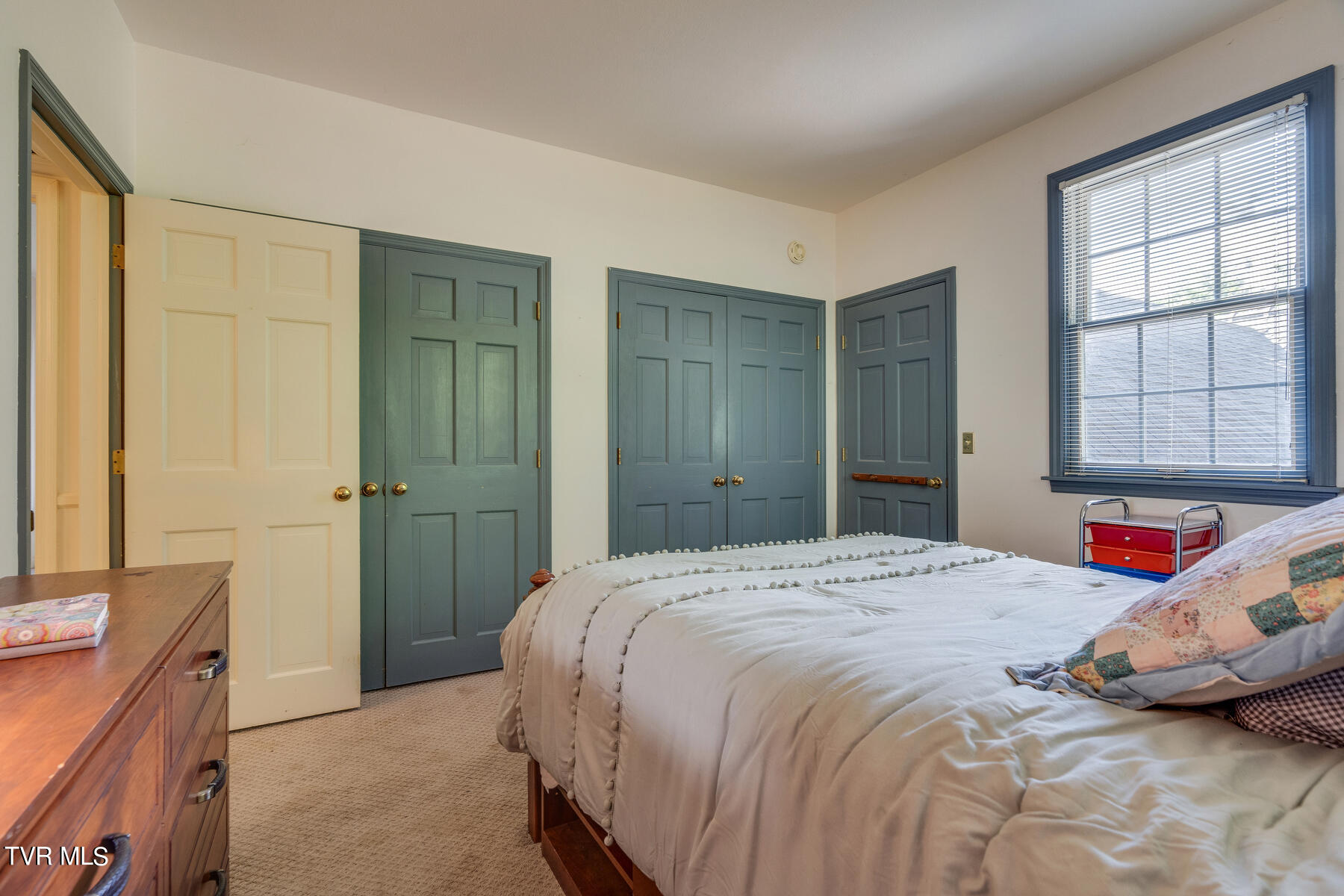 209 Old Castle Road Kingsport, TN 37660 - Photo 37 of 59 038