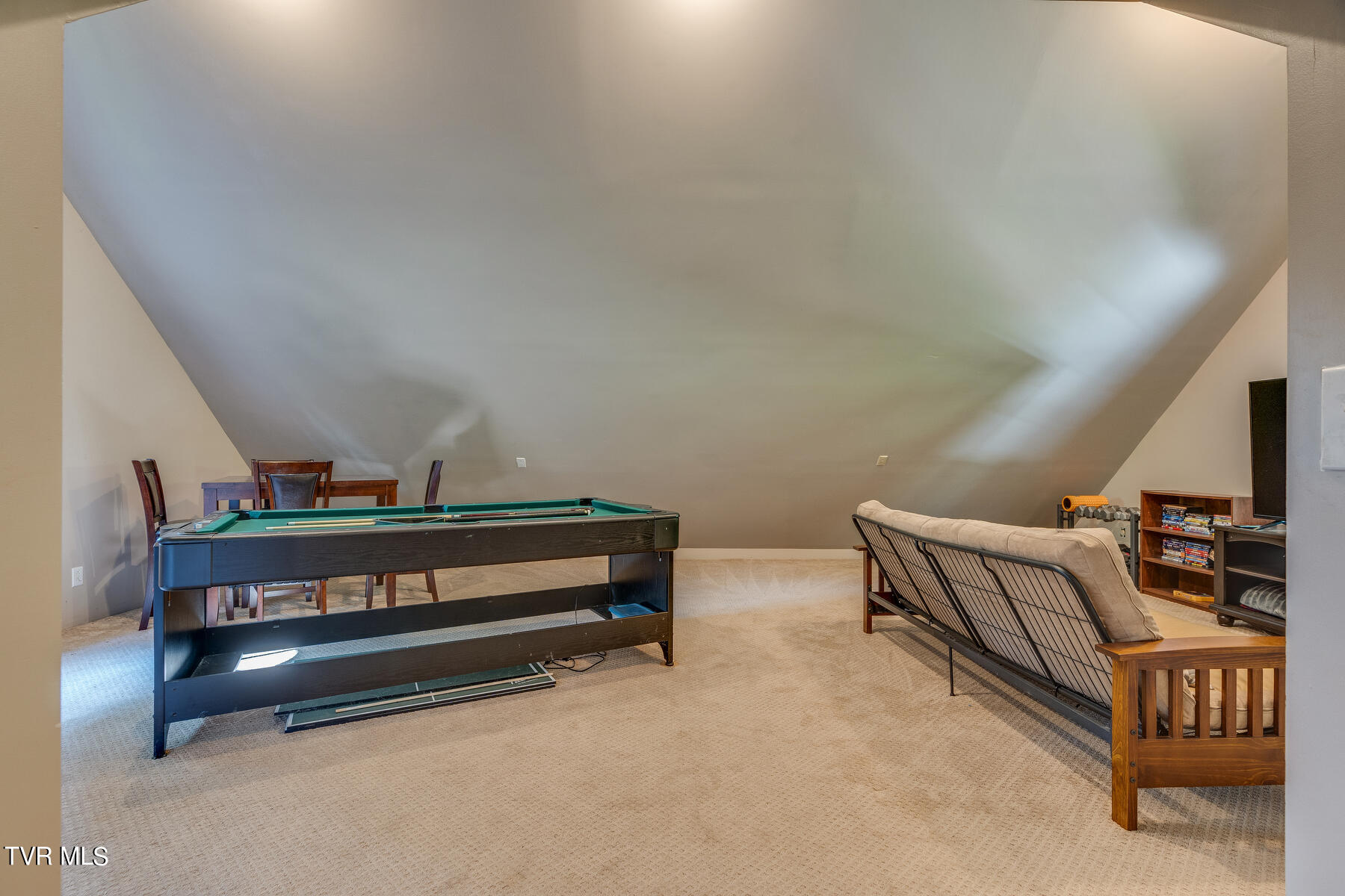 209 Old Castle Road Kingsport, TN 37660 - Photo 40 of 59 041