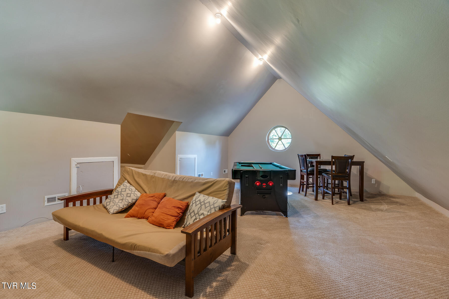 209 Old Castle Road Kingsport, TN 37660 - Photo 41 of 59 042