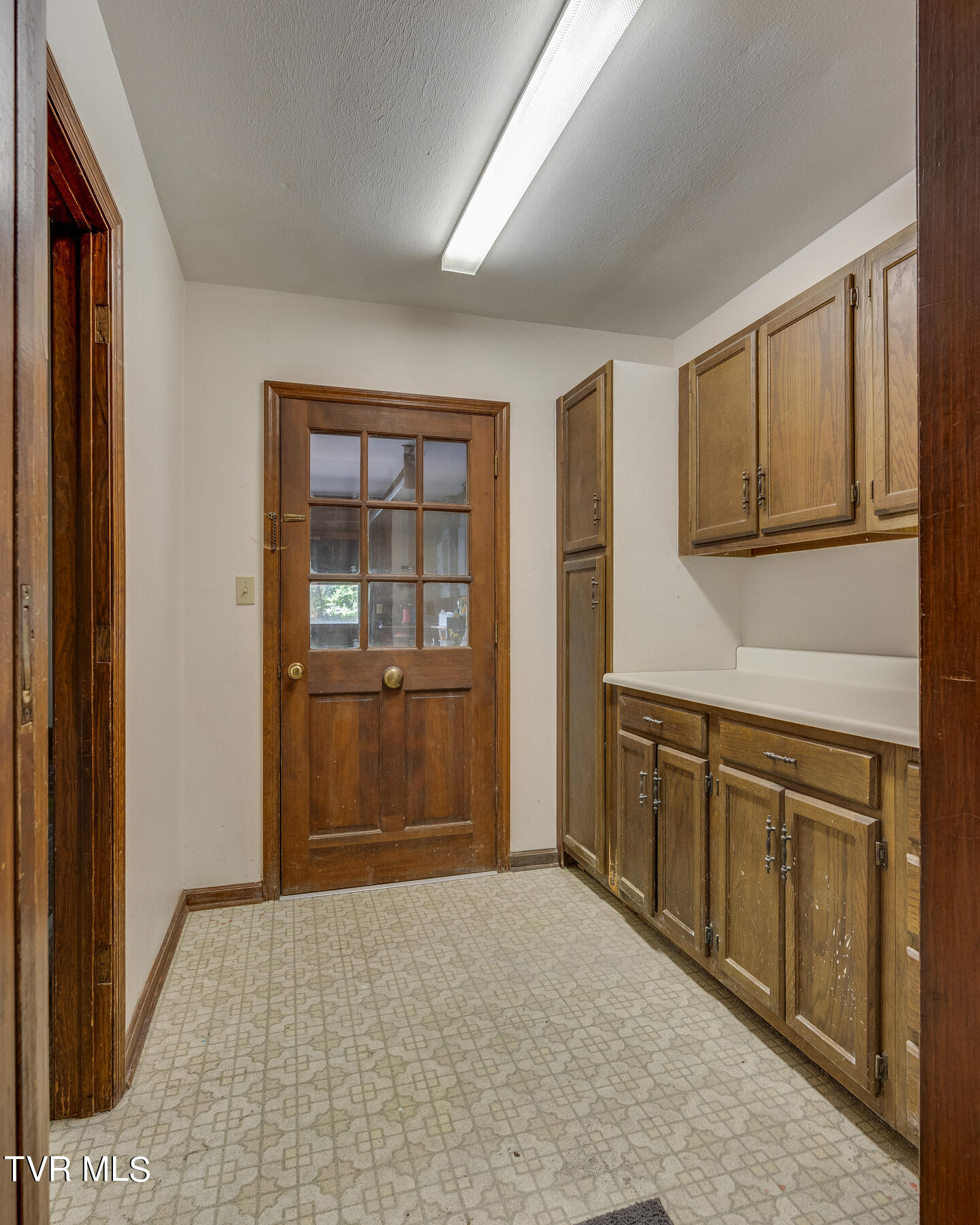 209 Old Castle Road Kingsport, TN 37660 - Photo 43 of 59 044