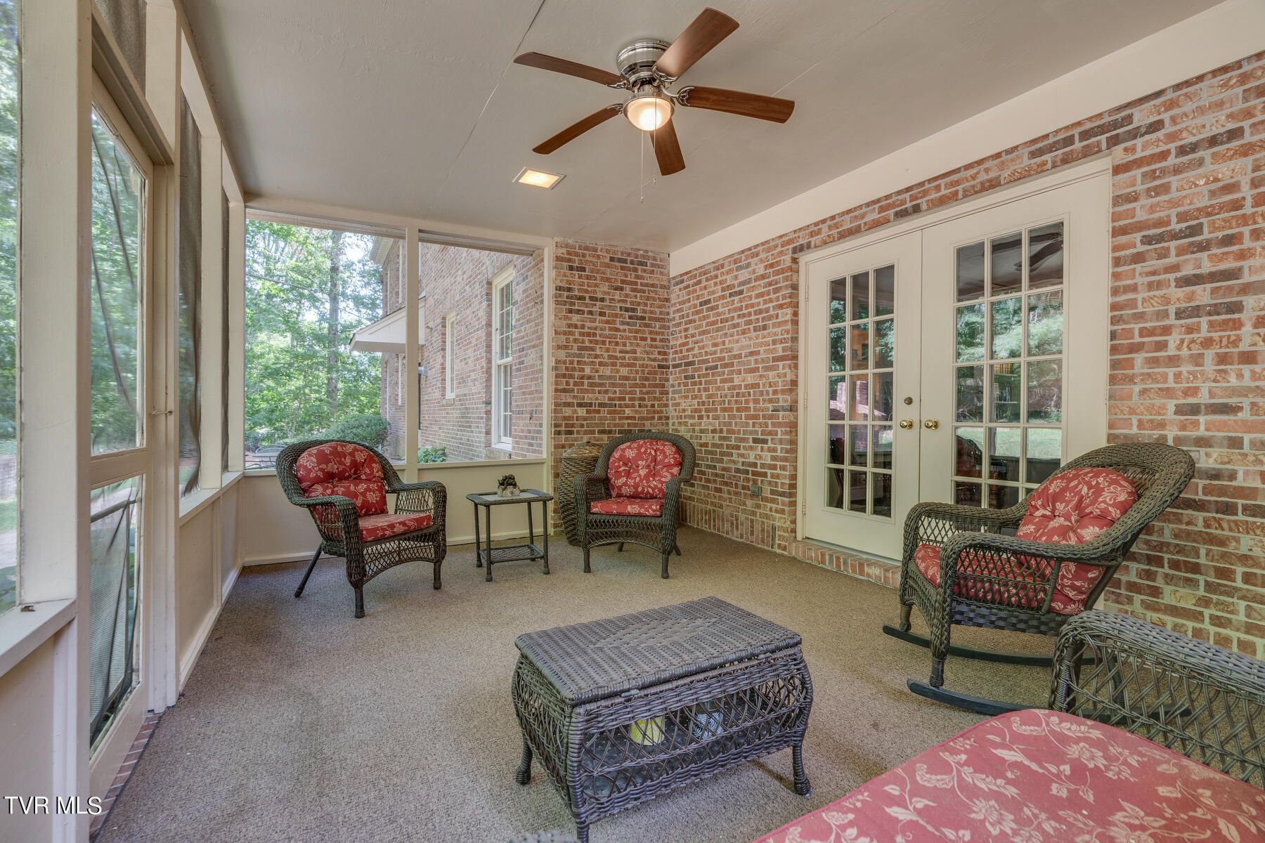 209 Old Castle Road Kingsport, TN 37660 - Photo 47 of 59 048